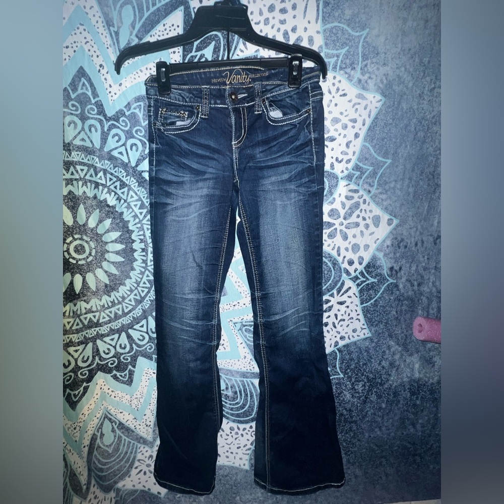 ★ Vanity Medium Wash Boot-Cut Jeans – Classic 5-Pocket, Size 25W/33L